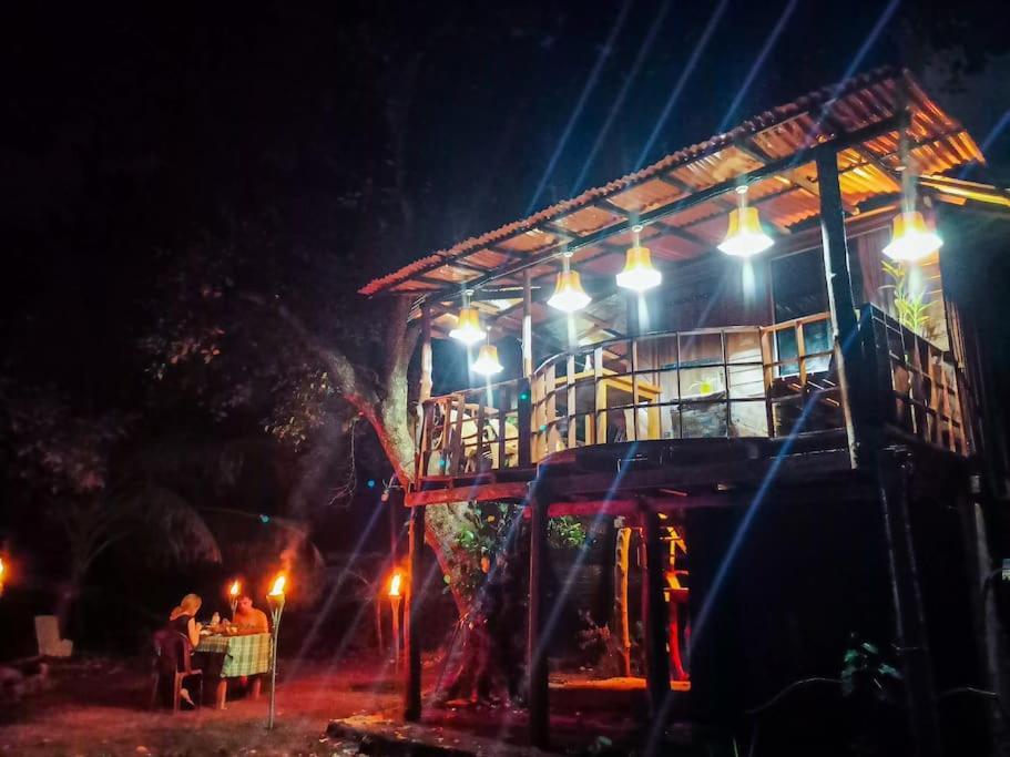 Experience The Comforts Of An Amazing Treehouse Sigiriya Exterior foto