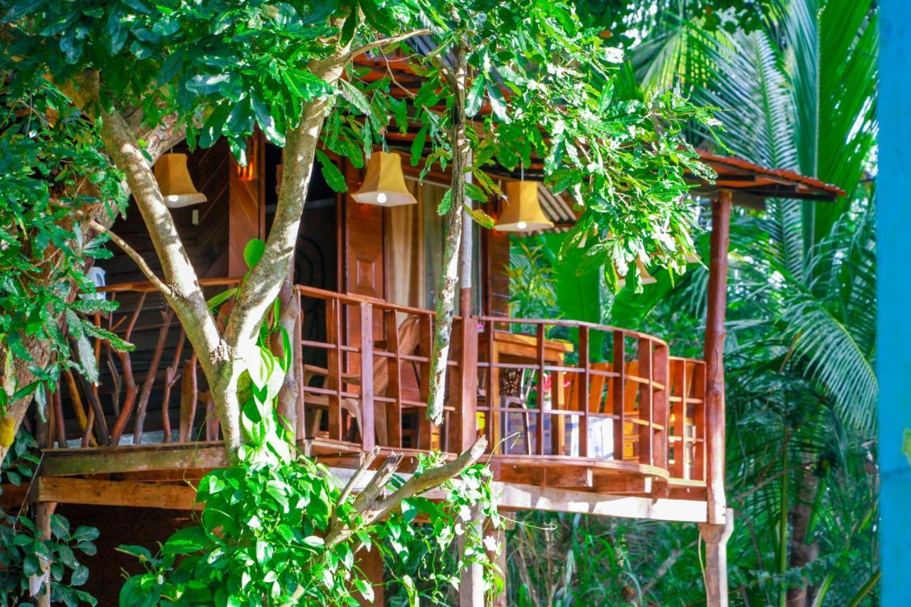 Experience The Comforts Of An Amazing Treehouse Sigiriya Exterior foto