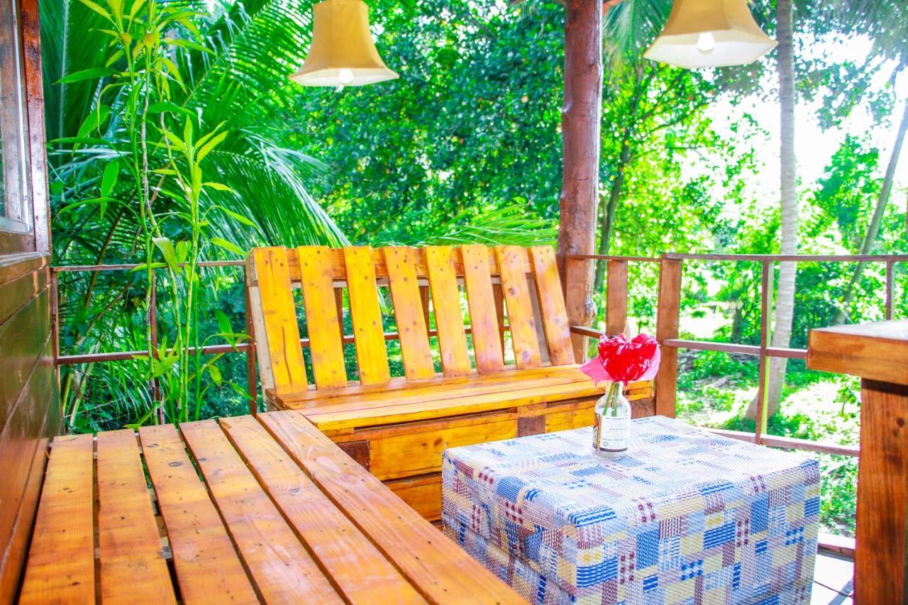 Experience The Comforts Of An Amazing Treehouse Sigiriya Exterior foto